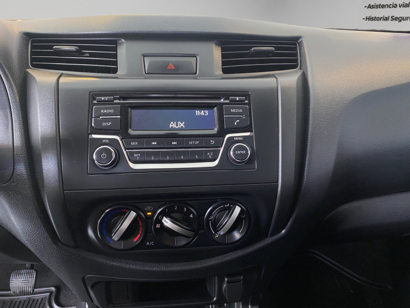 Nissan Comerciales NP300 2 pts. Pick-Up, Cab. Sencilla, TM6, a/ac. 2024